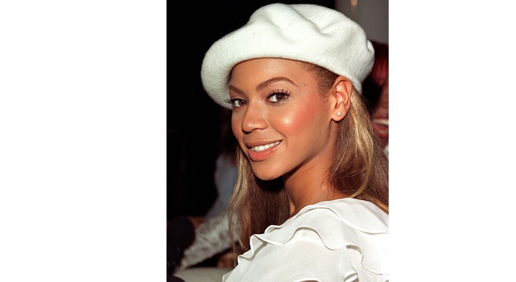  Beyoncé in 2002