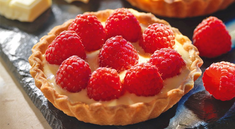 White chocolate and raspberry tartlets